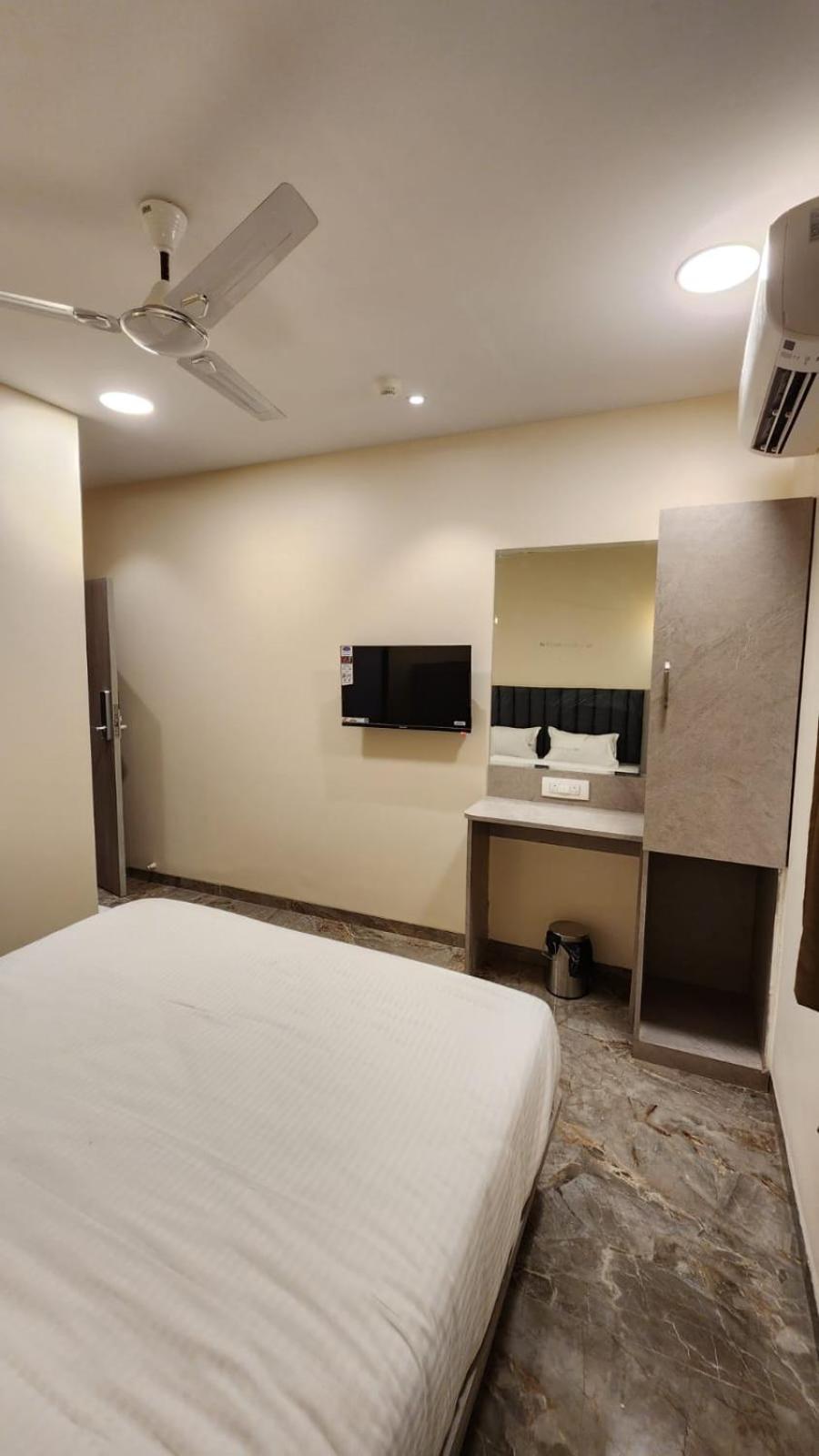 Peace International Hotell Mumbai Eksteriør bilde